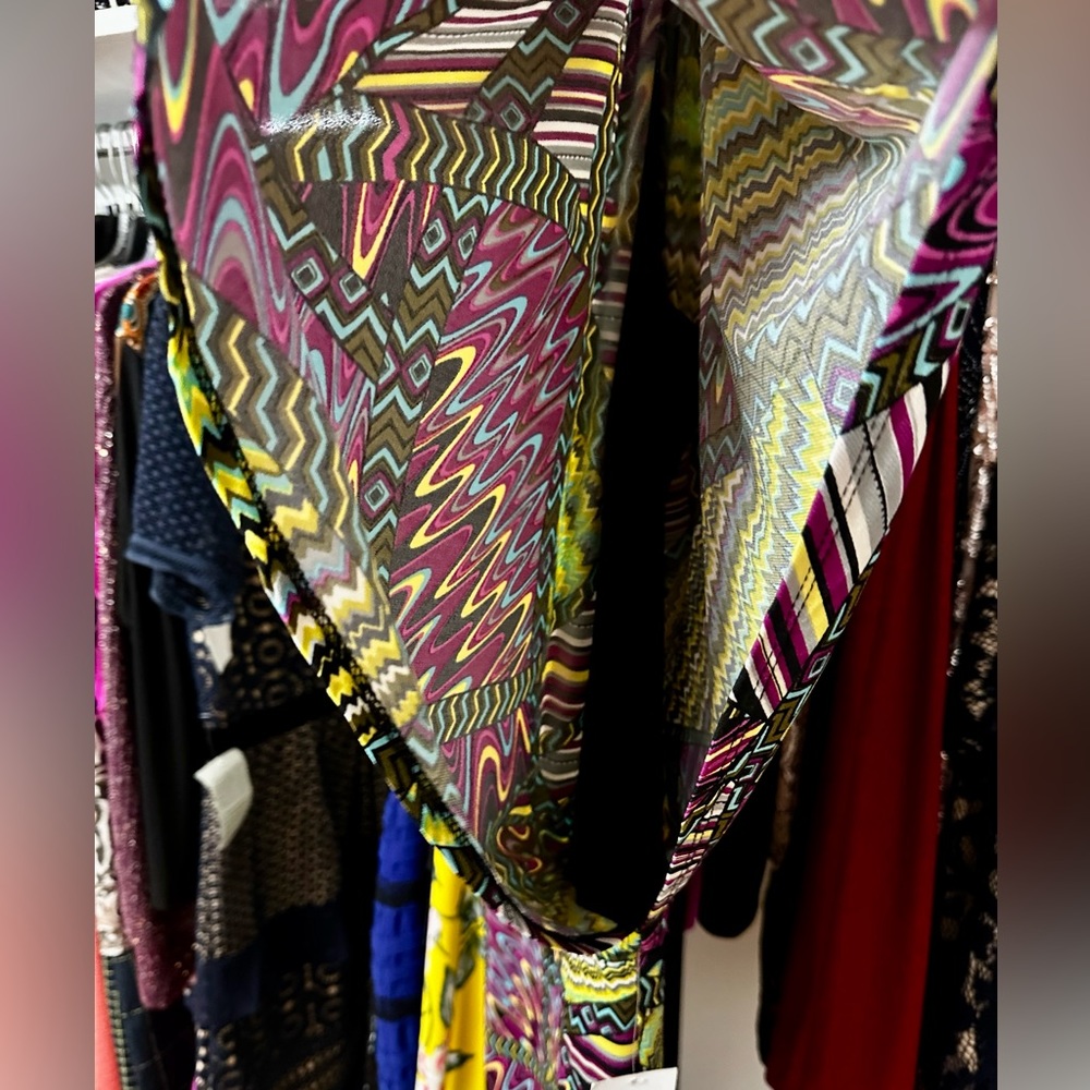 NWT Sexy, Vibrant & Fun Dress 👗 Lightweight Dress - Size 16 / XL 💜🩷💚💛🩵 - Picture 8 of 9